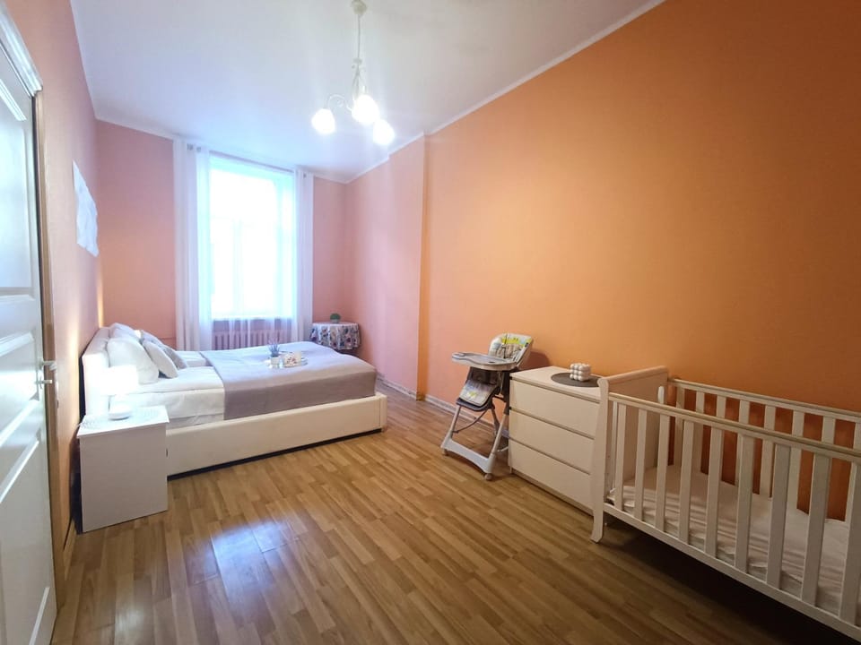 Bed, Photo of the whole room, Bedroom, cot