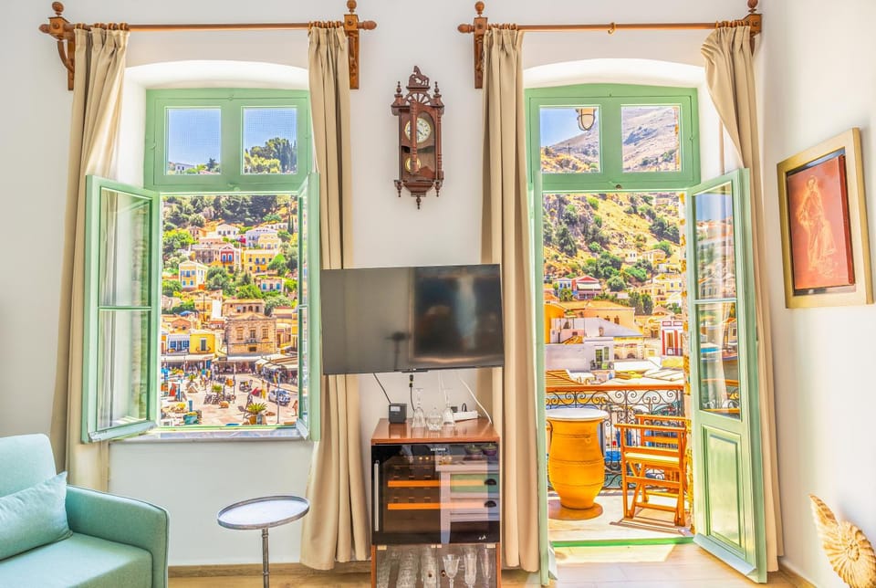 TV and multimedia, View (from property/room), Balcony/Terrace, Living room, Seating area, Sea view, Sunset