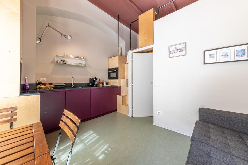 Kitchen or kitchenette, Living room, Seating area, Dining area, stove