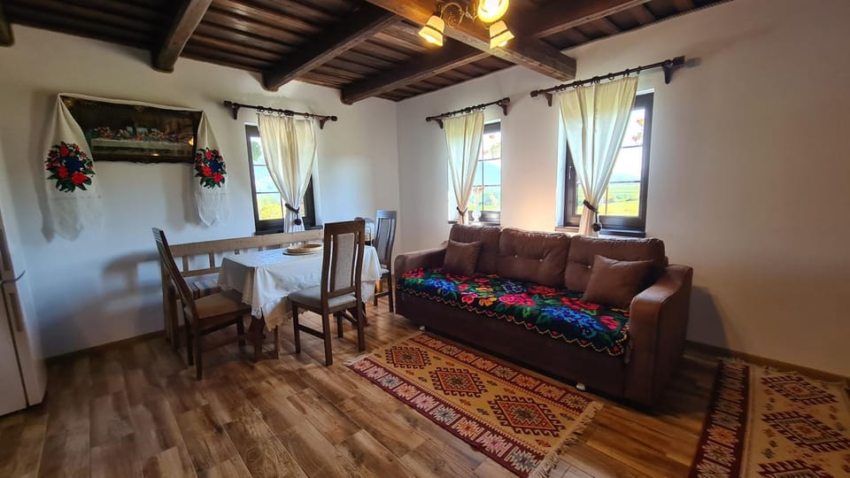 TV and multimedia, Living room, Dining area