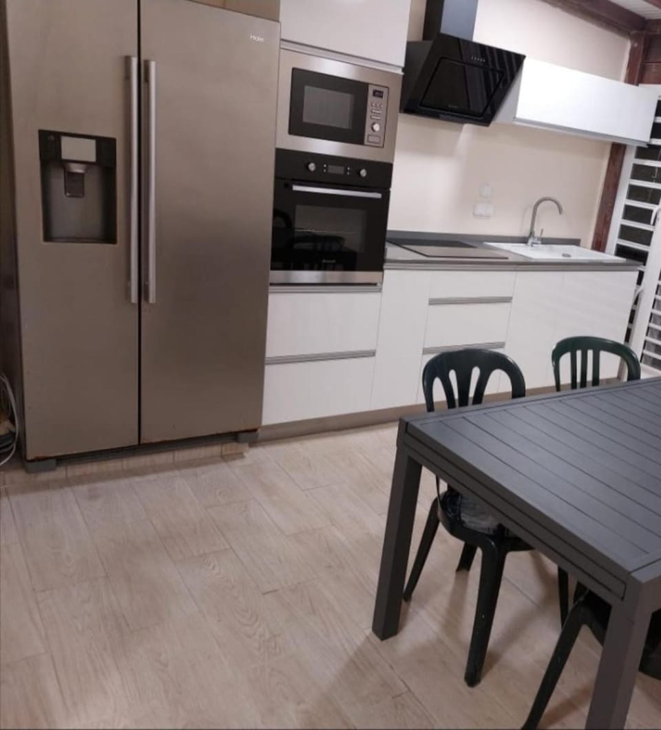 Kitchen or kitchenette, microwave, oven
