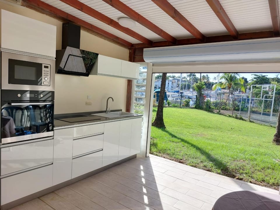 Garden, Kitchen or kitchenette, Garden view, oven, stove