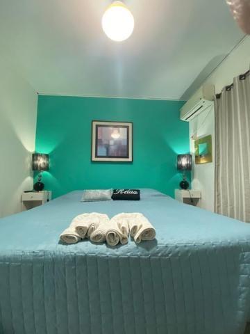Nearby landmark, Bed, Photo of the whole room, Logo/Certificate/Sign, Animals, Bedroom, Guests, Area and facilities, Family, bidet, furniture, towels, washing machine, air conditioner