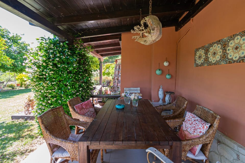 Seating area, Dining area