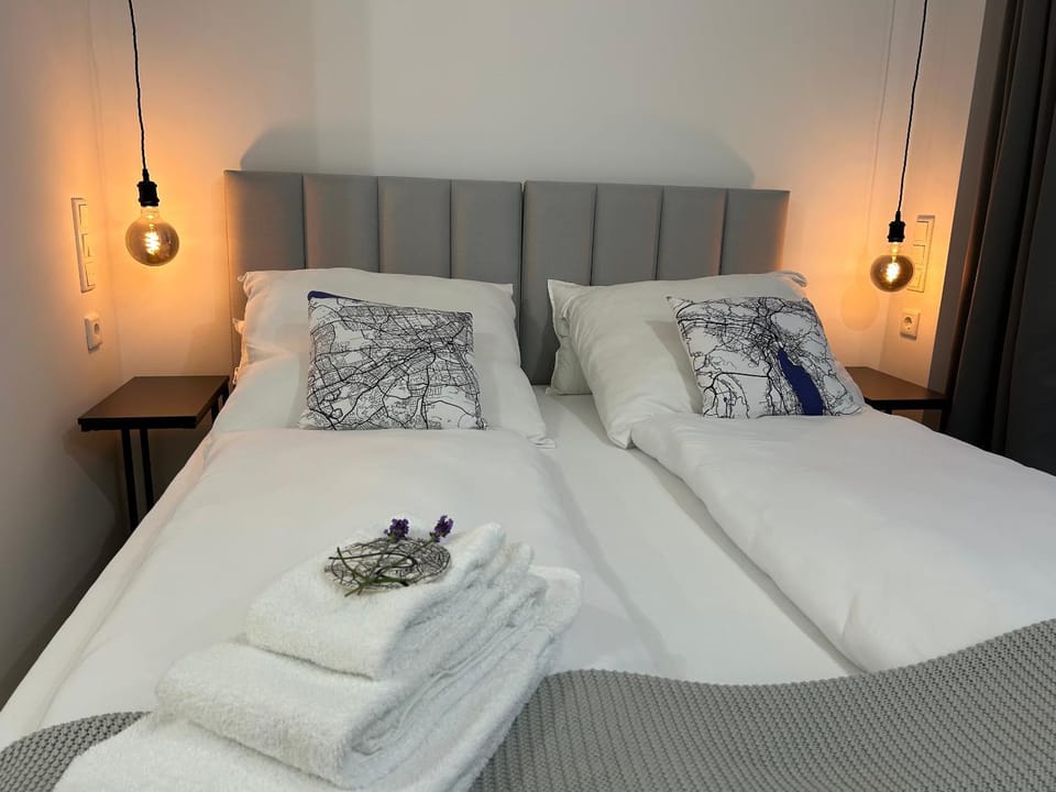 BienveniDUS - self service accommodation - Unterkunft zur Selbstversorgung - Das Messezimmer - Düsseldorf Bed and Breakfast in Dusseldorf