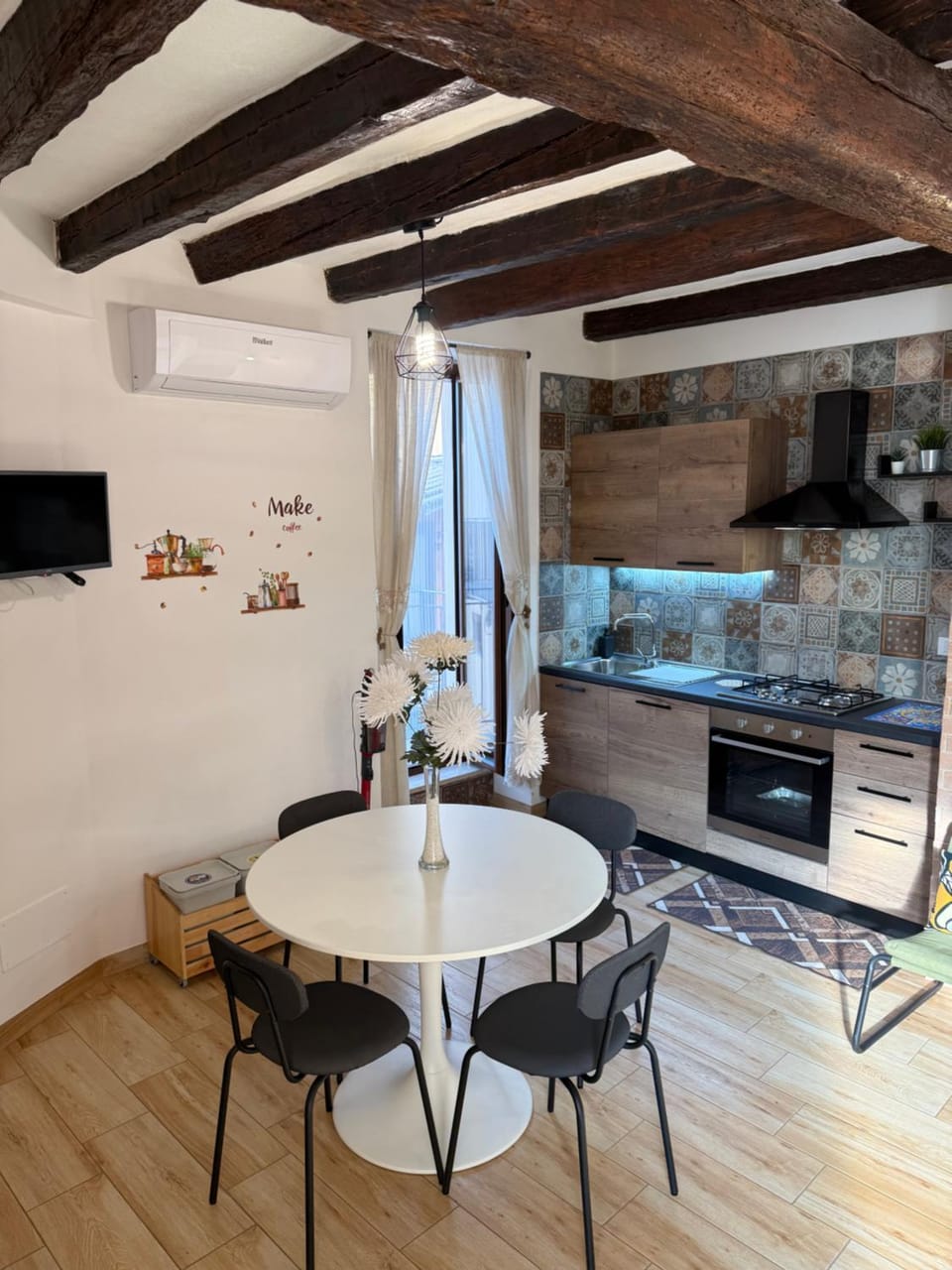 Kitchen or kitchenette, Living room, Dining area, stove, kitchen