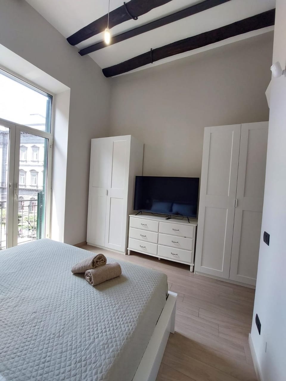 Bed, TV and multimedia, Bedroom, wardrobe