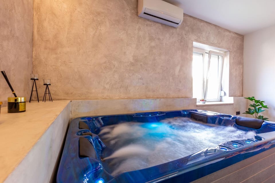 Hot Tub, Hot Tub, Bath