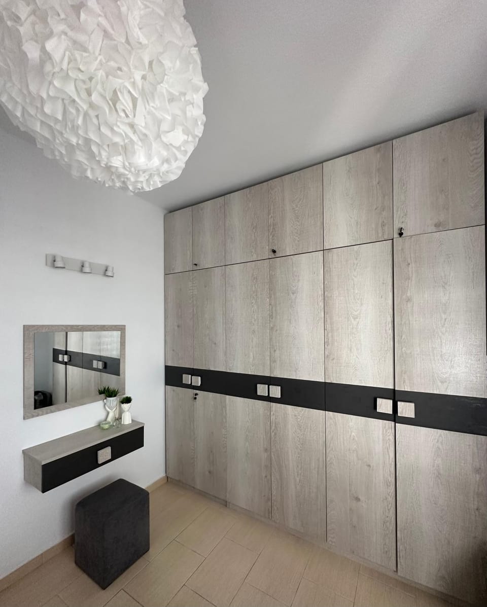 Bedroom, wardrobe