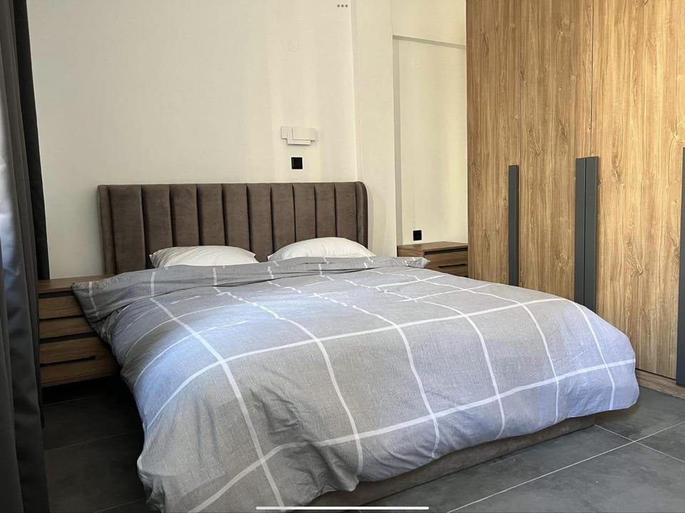 Bed, Photo of the whole room, Bedroom, wardrobe