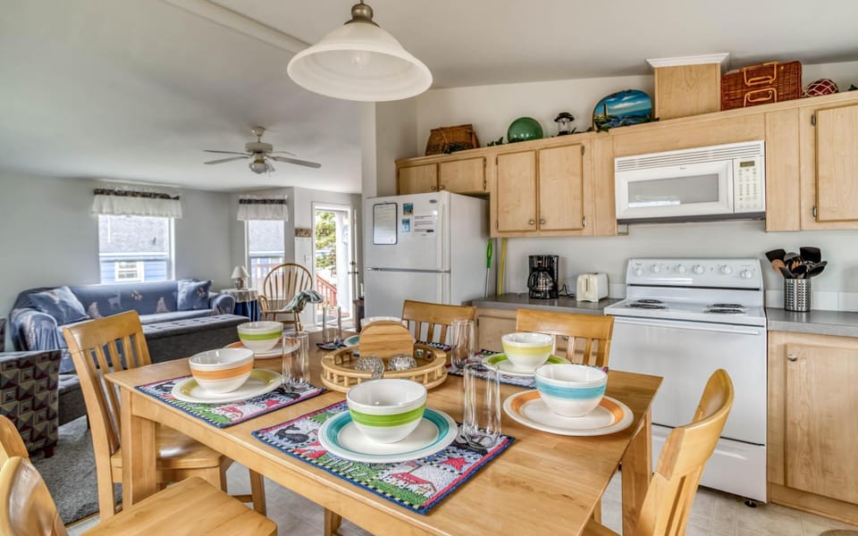 Crownover Cottage House in Pacific City