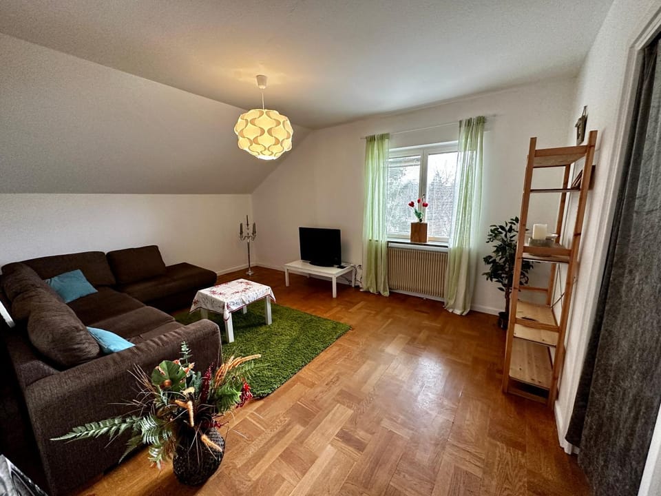 Communal lounge/ TV room, Living room, Photo of the whole room, Seating area, Evening entertainment