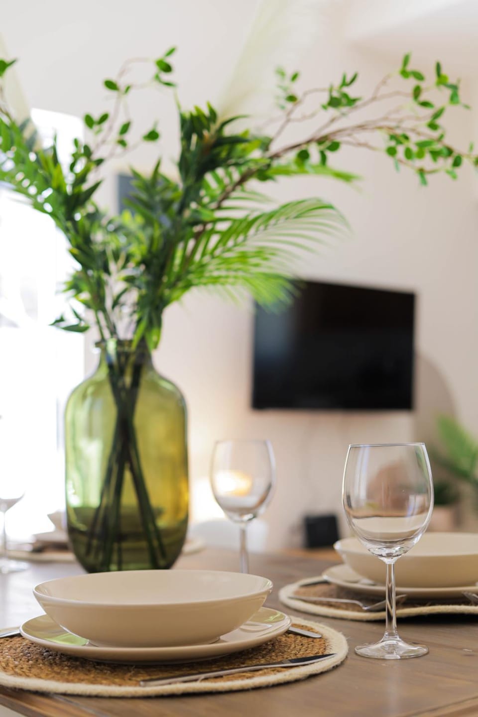 TV and multimedia, Food and drinks, Dining area