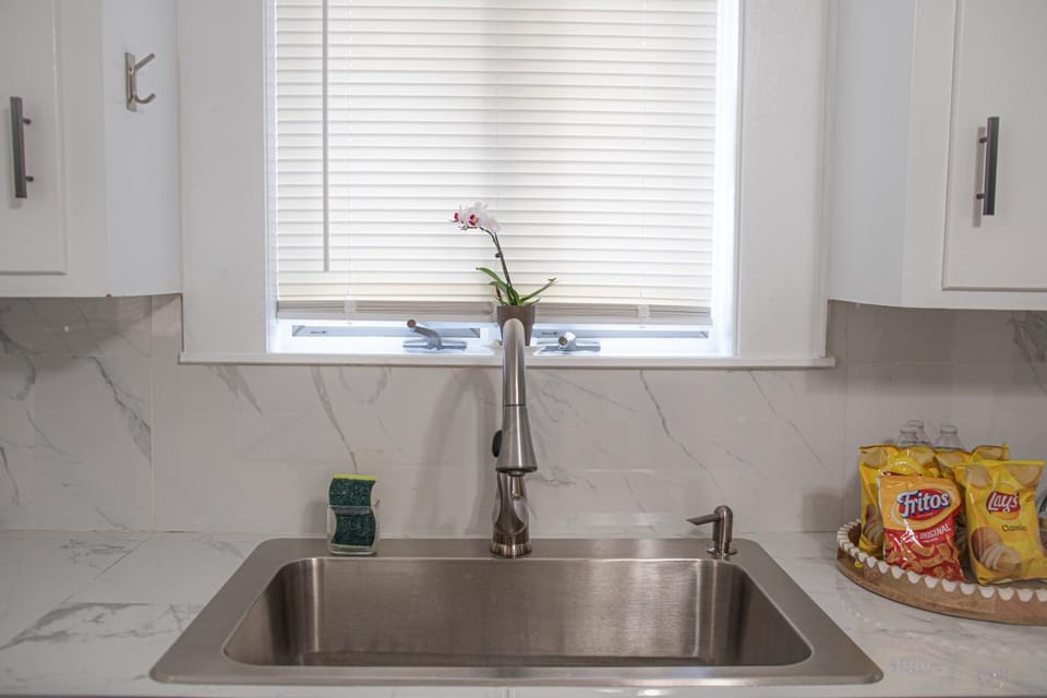 Your Cozy and Relaxing Retreat Apartment in Woburn