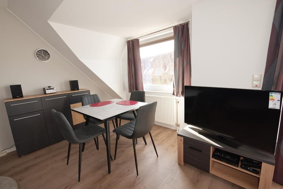 TV and multimedia, Dining area, hair dresser
