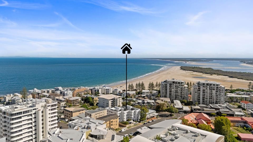 Spacious 3 Bedroom Delight - Shops & Beaches ZG1 Apartment in Sunshine Coast