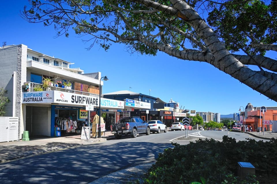 Neighbourhood, Street view