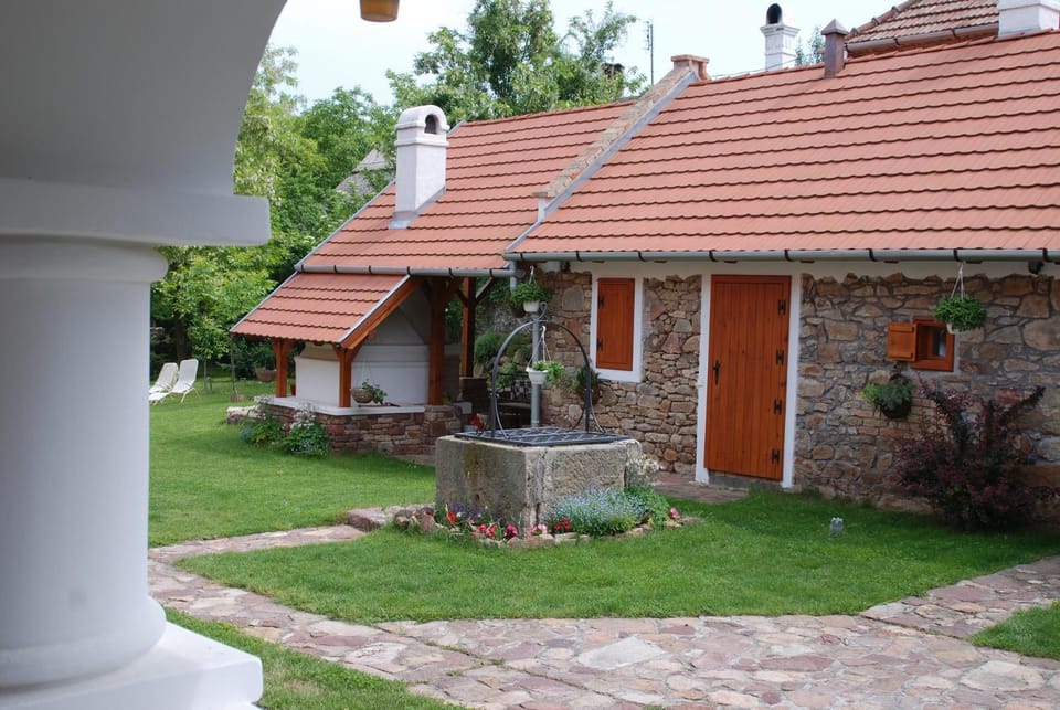 LindenTree-Harmony Apartman Vacation rental in Hungary