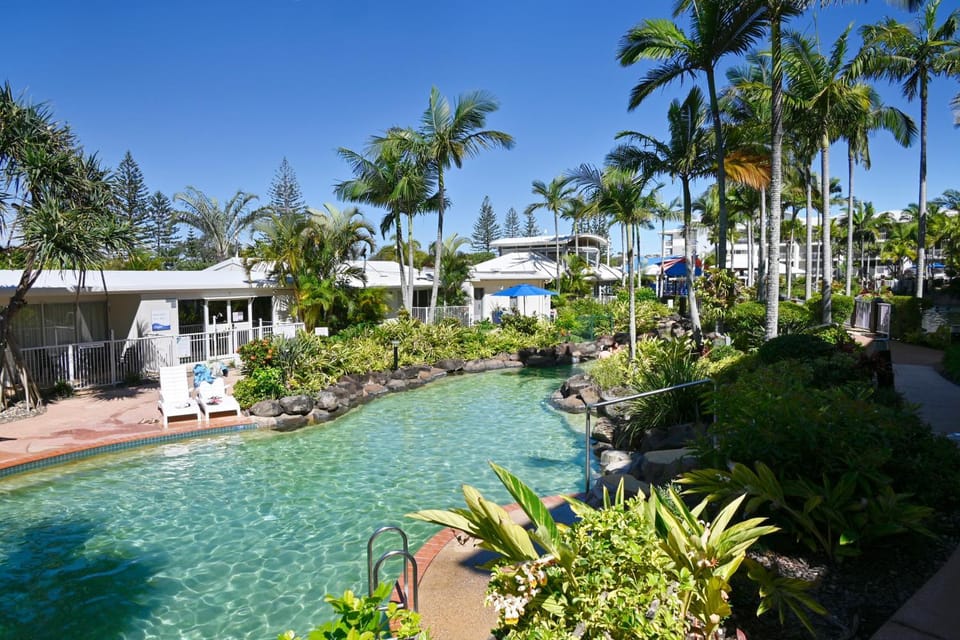 Property building, Day, Garden, Garden view, Pool view, Swimming pool
