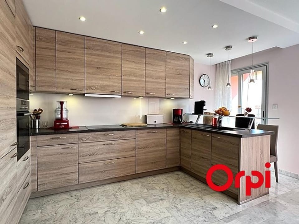 Appartement lumineux proche plages et centre-ville avec clim, balcons et parking inclus - FR-1-647-18 Apartment in Menton