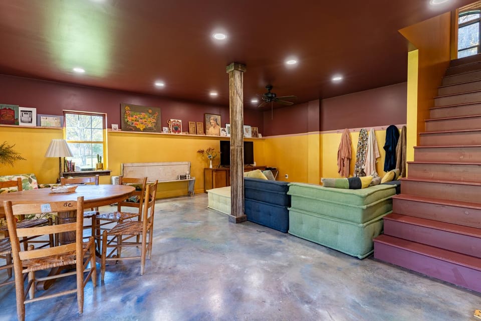 Living room, Dining area