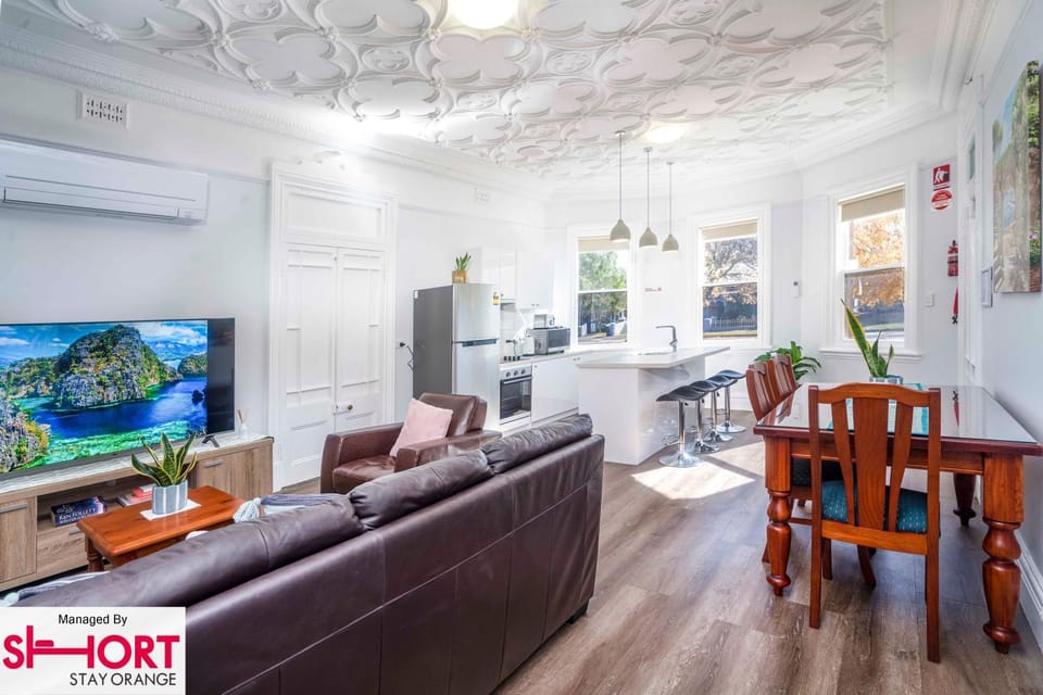 Living room, Dining area, kitchen