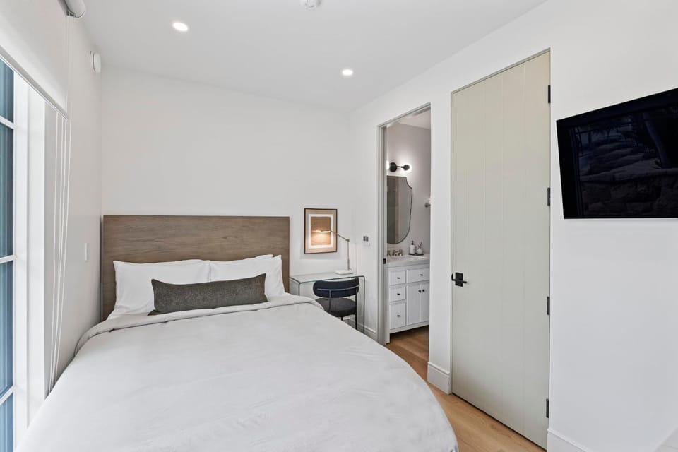 TV and multimedia, Bedroom