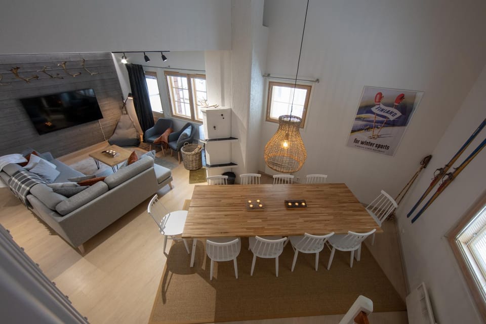 TV and multimedia, Kitchen or kitchenette, Living room, Seating area, Dining area