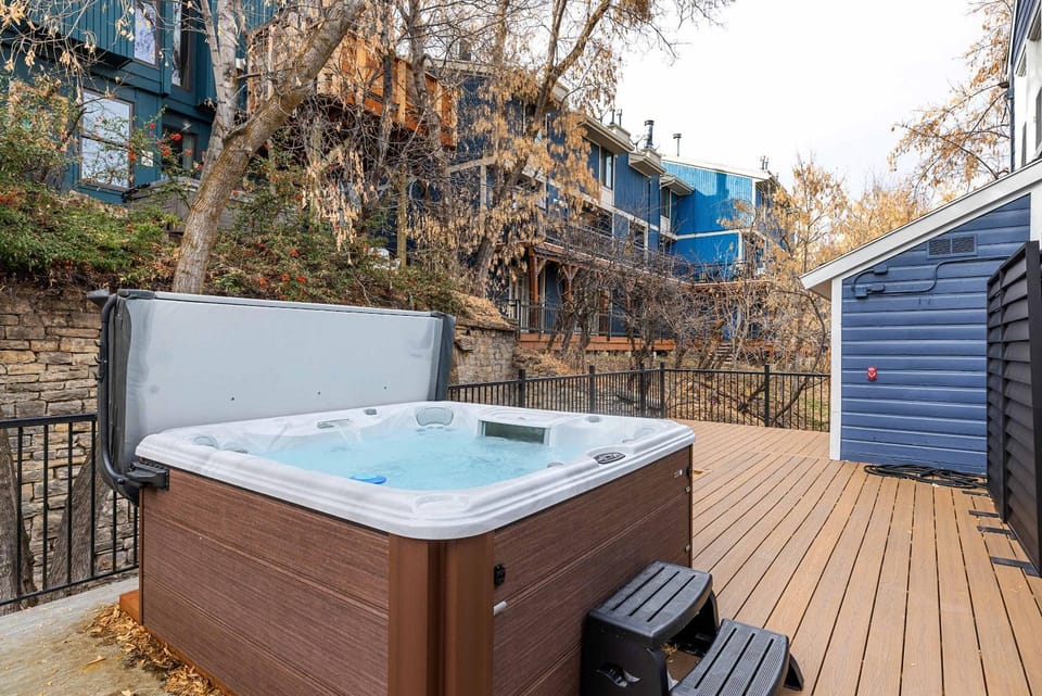 Charming 3BDR Downtown Condo Steps to Town Lift House in Park City