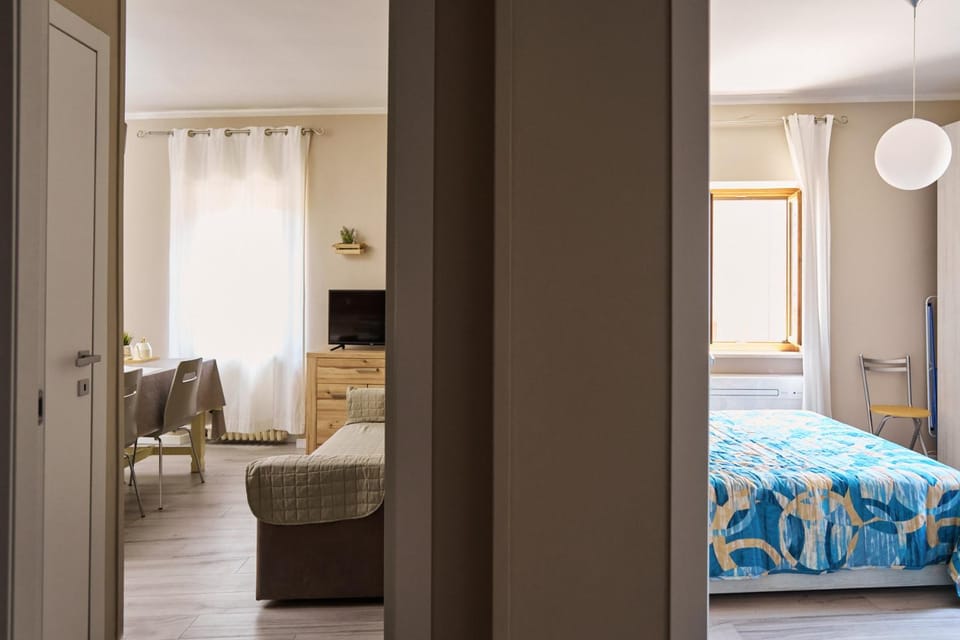 Living room, Photo of the whole room, Seating area, Bedroom