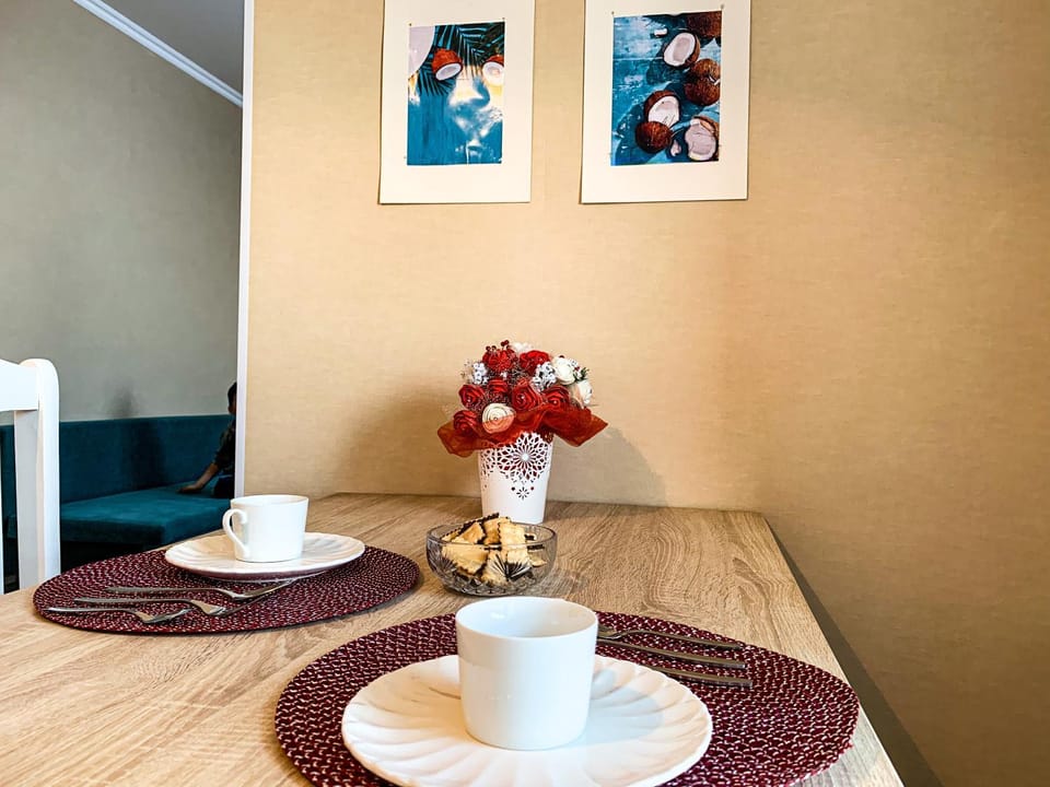 Coffee/tea facilities, Breakfast