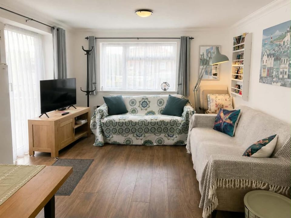 Coastal Walks and Beaches Relaxing Seaside Stay Apartment in Paignton