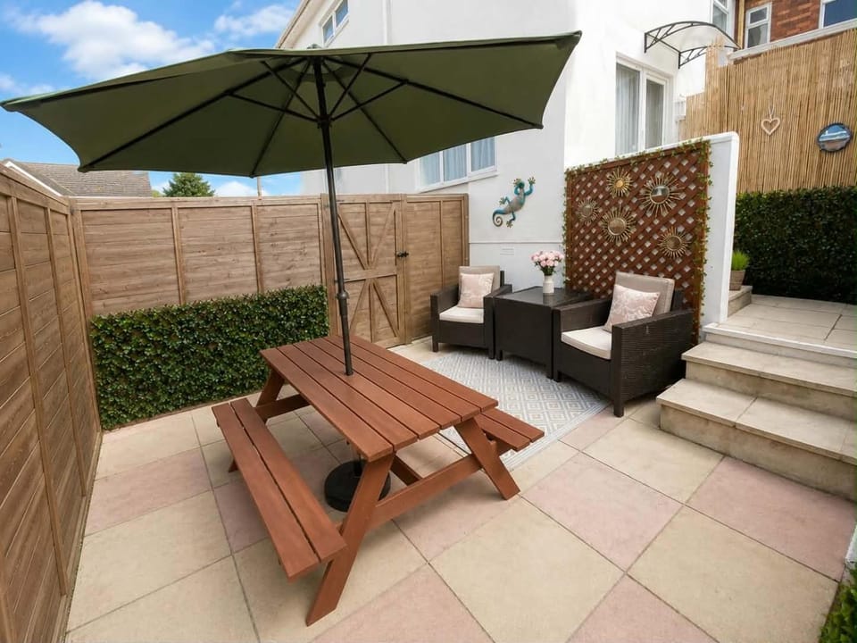 Coastal Walks and Beaches Relaxing Seaside Stay Apartment in Paignton