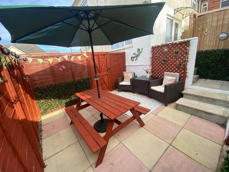 Patio, Garden, Seating area, Garden view