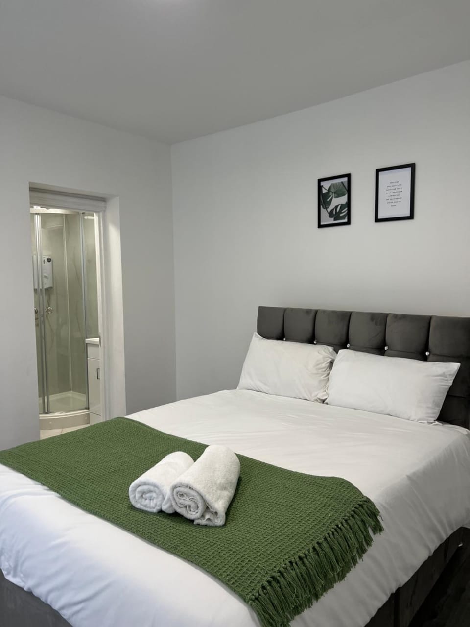 Burleigh House - 3 Bed House Apartment in Leicester