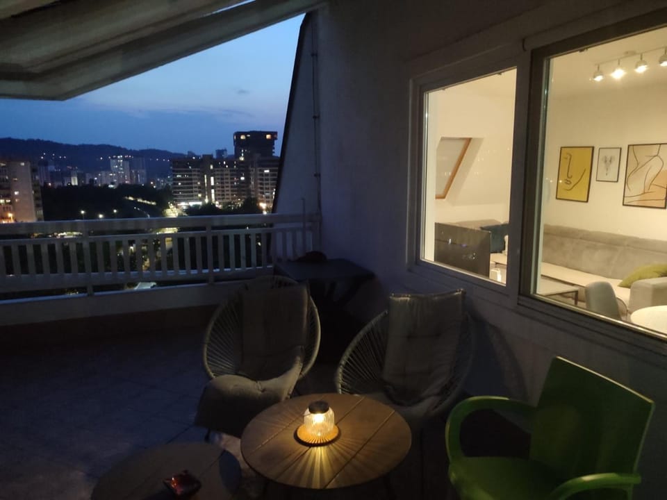 Night, Balcony/Terrace, Living room, City view