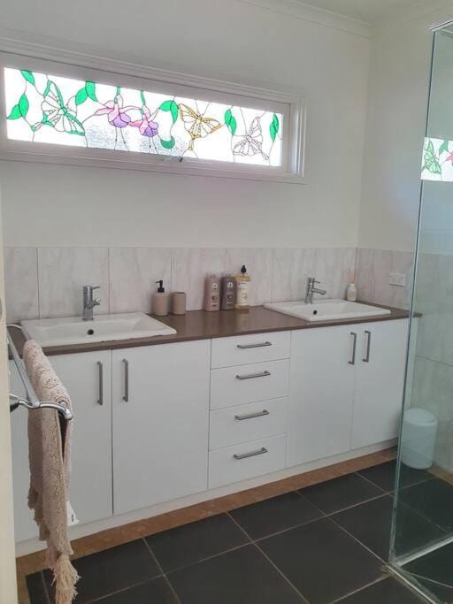 Set amongst the treetops of Arthurs Seat House in Dromana
