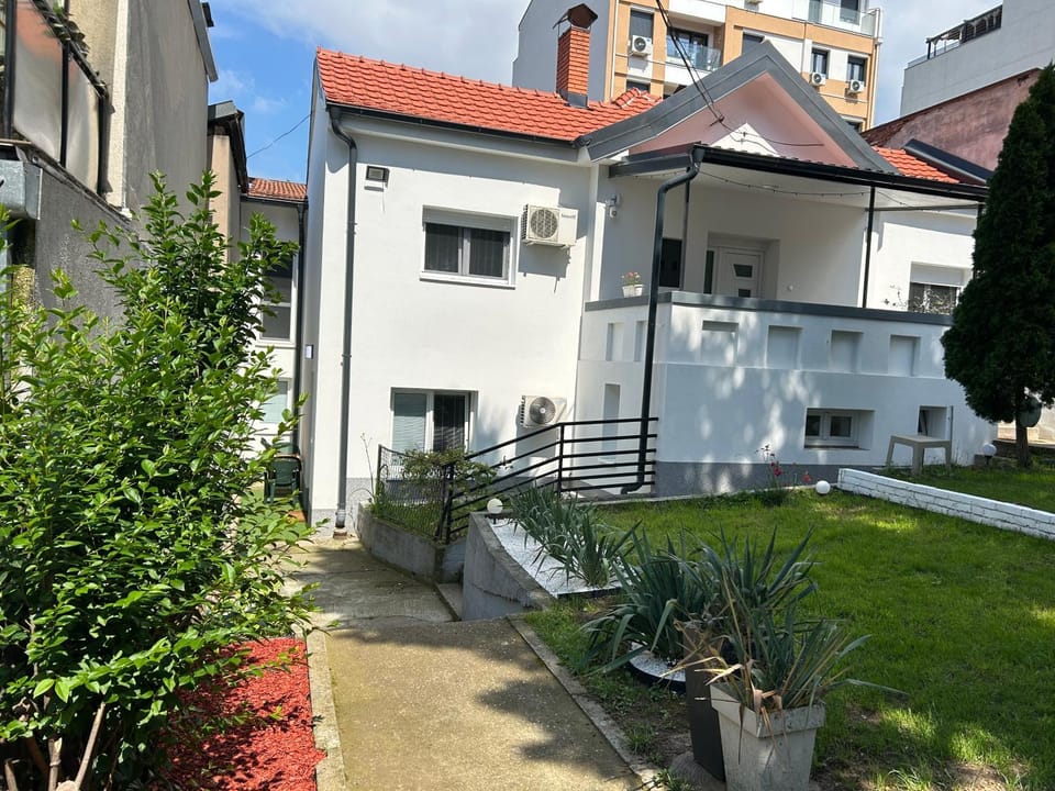 Property building, Garden, Garden view