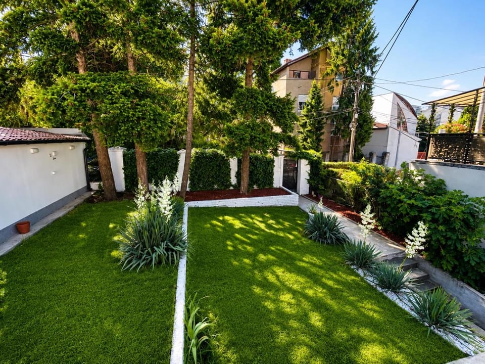Garden, Garden view