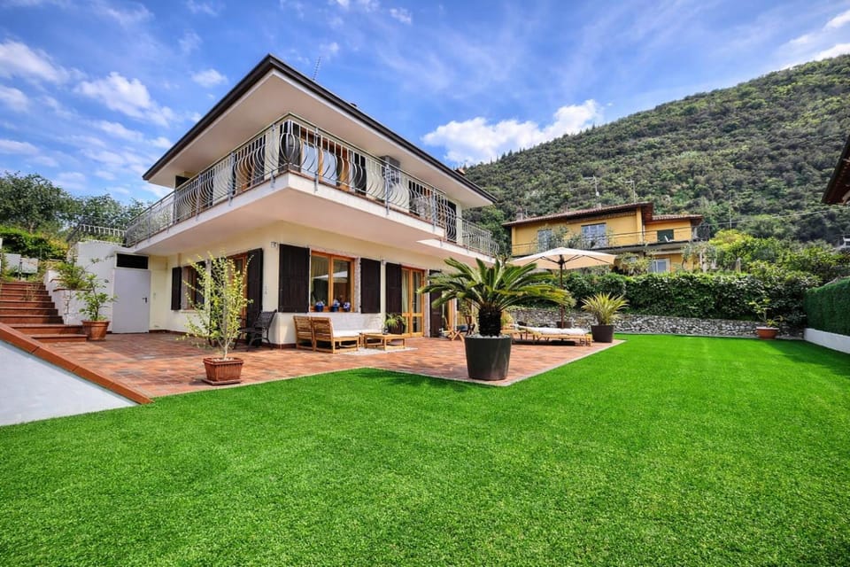 Property building, Garden, Garden view