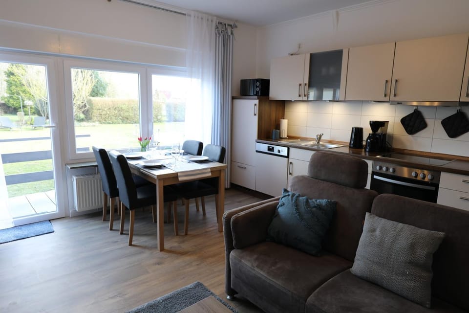 Kitchen or kitchenette, Seating area, pet friendly