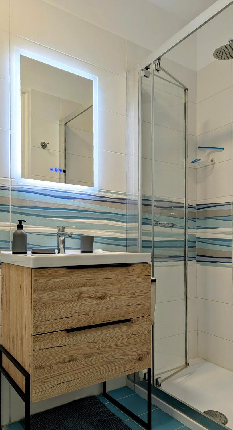Shower, Bathroom