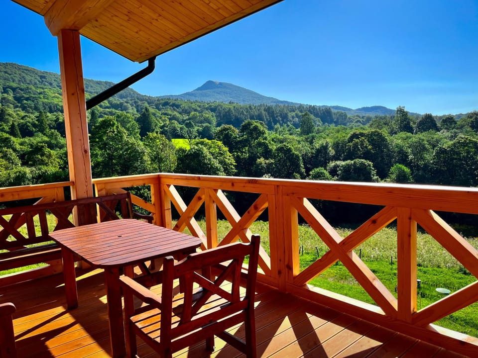 View (from property/room), Balcony/Terrace, Mountain view