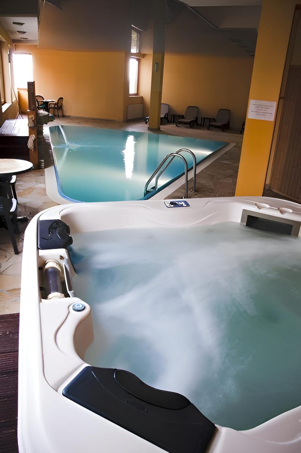 Property building, Hot Tub, Spa and wellness centre/facilities, Swimming pool