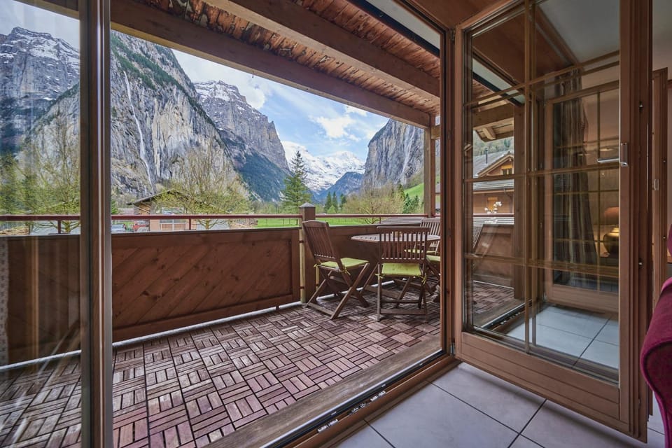 View (from property/room), Balcony/Terrace, Mountain view