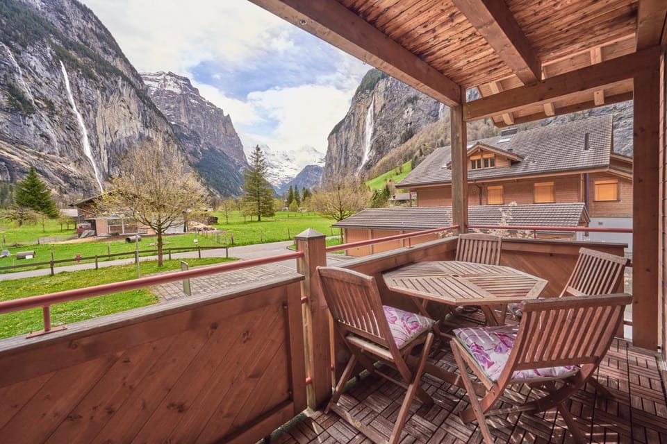 View (from property/room), Balcony/Terrace, Mountain view