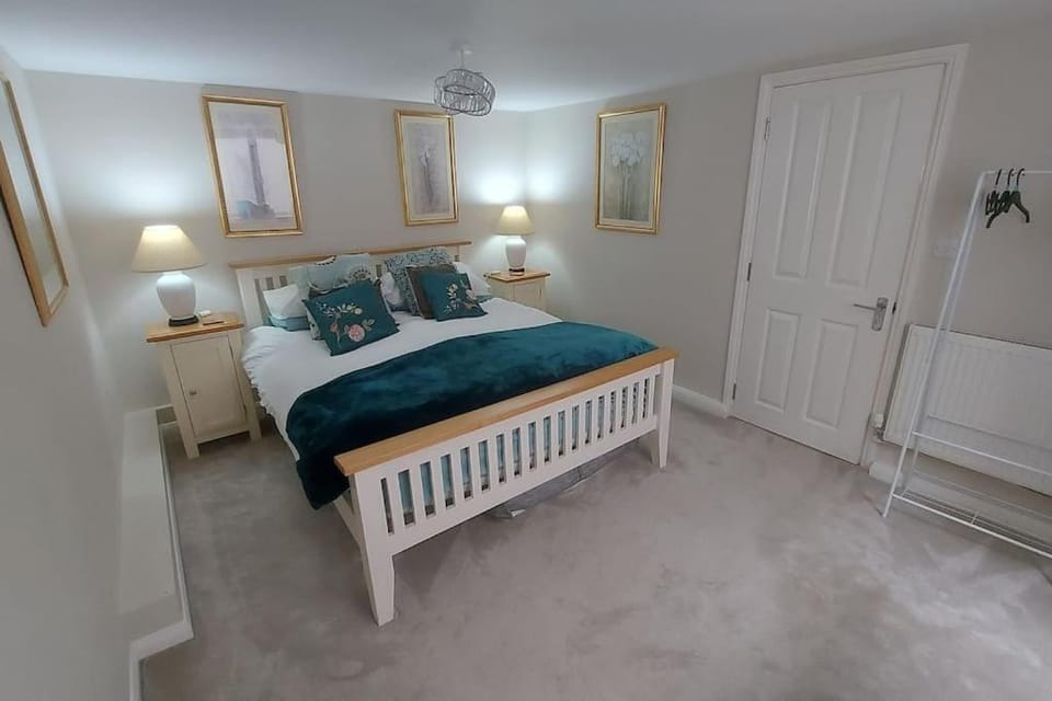 The Den, 2 mins Chelt High Street, John Lewis etc Apartment in Cheltenham