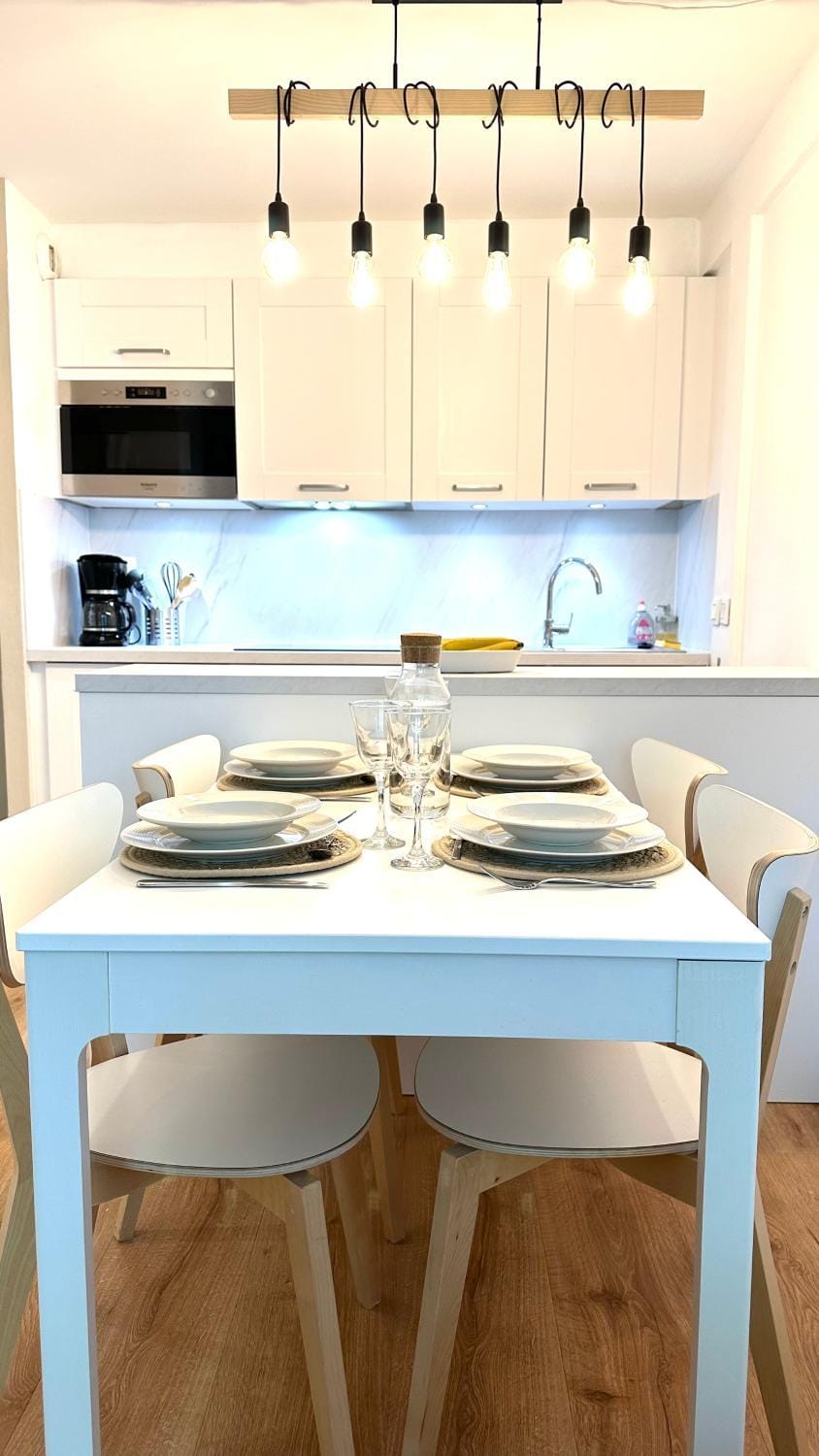 Appt 4 pers-2 CHB-2 SDB-Piscine-Linge inclus-Literies faites à l'arrivée inclus-Parking Apartment in Hauts-de-France