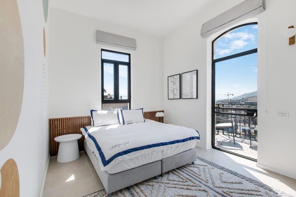 View (from property/room), Balcony/Terrace, Photo of the whole room