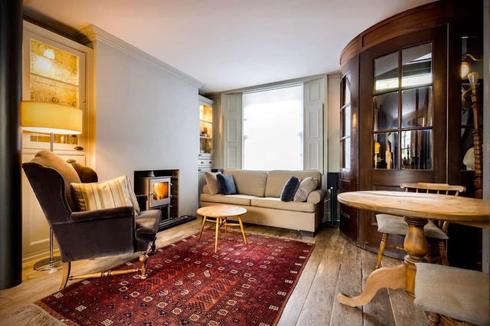 Kings Cross, self-contained house & private garden House in London Borough of Islington